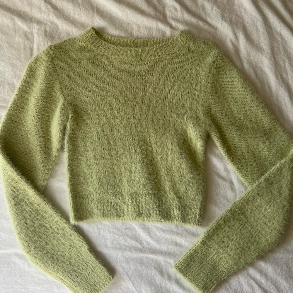 y2k light green fuzzy cropped sweater (urban outfitters)